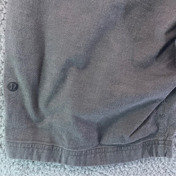 Lululemon Shorts Mens 32 Gray Commission Classic Fit Oxford Chino - Picture 4 of 8